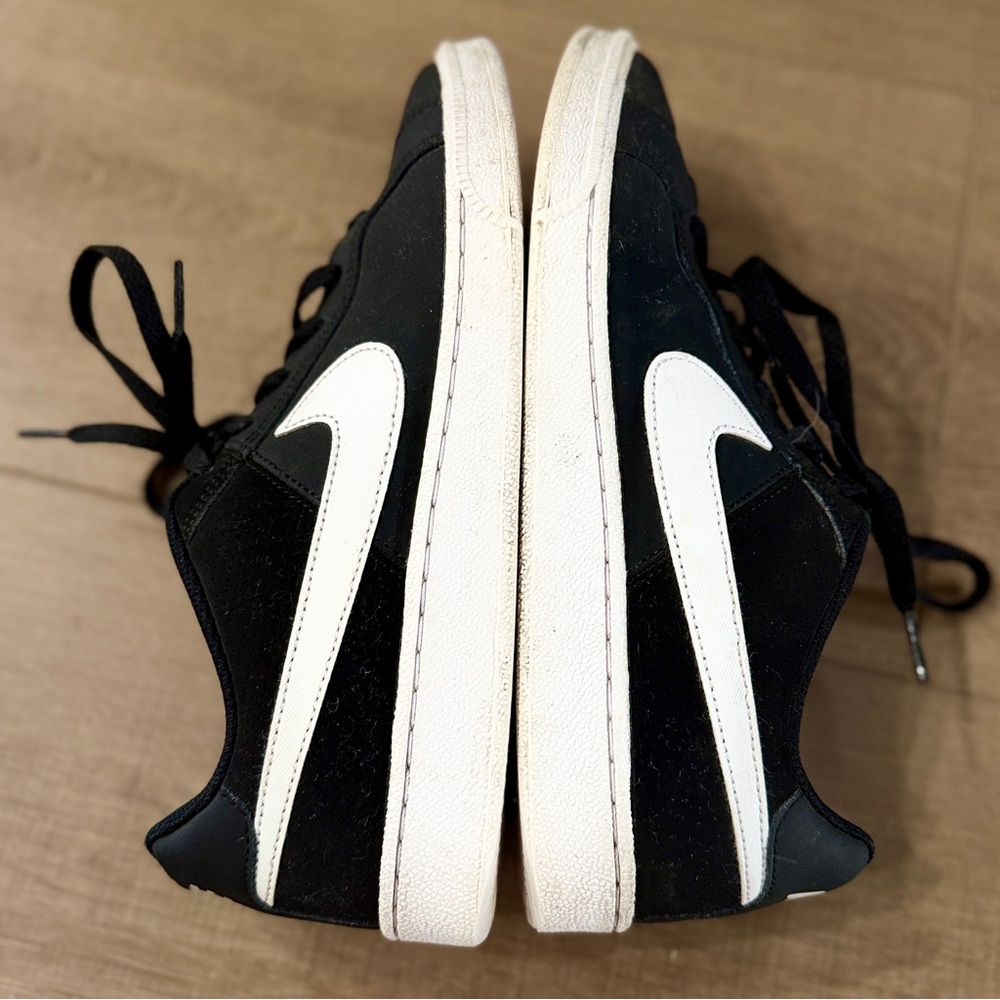Nike Court Royale Black & White Shoes 8.5 Women’s Sneakers 749867010 - Picture 8 of 14